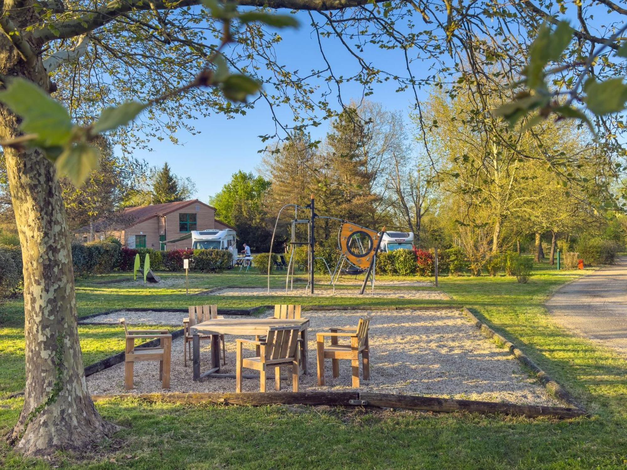 Onlycamp Camping Le Champ D'Ete Reyssouze ภายนอก รูปภาพ